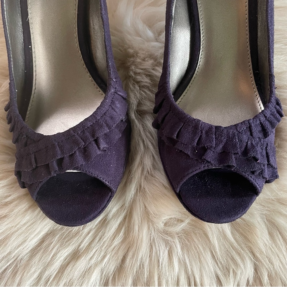 FIONI Dark Purple Ruffle Heels - Picture 6 of 7